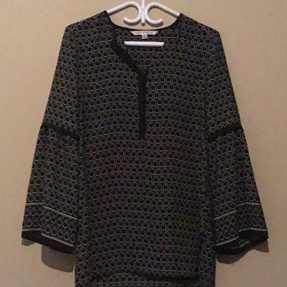 Woman’s blouse - Picture 2 of 4